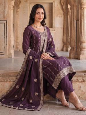 women ethnic motifs embroidered regular thread work kurta with trousers & with dupatta 5
