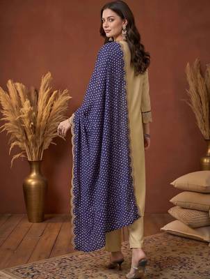 women ethnic motifs embroidered regular thread work kurta with trousers & with dupatta 4