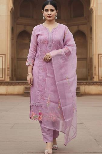 women floral embroidered regular thread work kurta with trousers & with dupatta