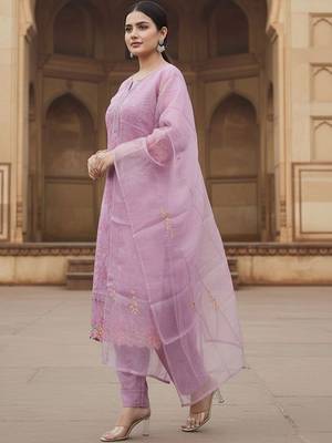 women floral embroidered regular thread work kurta with trousers & with dupatta 3