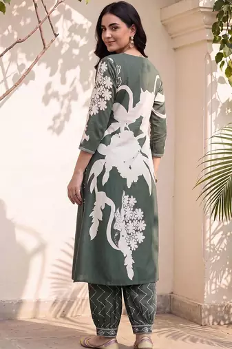 women floral printed regular kurta with trousers