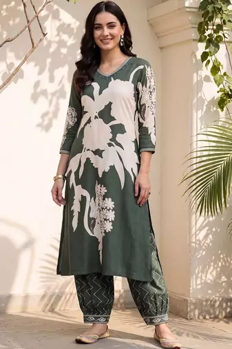 women floral printed regular kurta with trousers