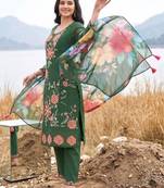 women floral embroidered regular thread work kurta with trousers & with dupatta