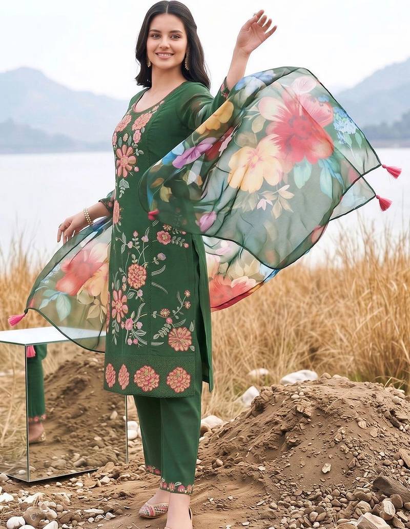 women floral embroidered regular thread work kurta with trousers & with dupatta