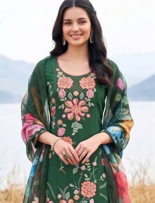 women floral embroidered regular thread work kurta with trousers & with dupatta 2