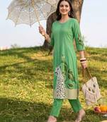 women animal printed regular cotton kurta with trousers
