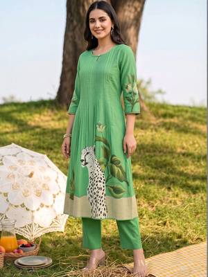 women animal printed regular cotton kurta with trousers 3