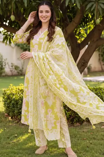 women floral printed regular cotton kurta with palazzos & with dupatta