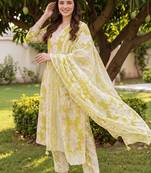 women floral printed regular cotton kurta with palazzos & with dupatta