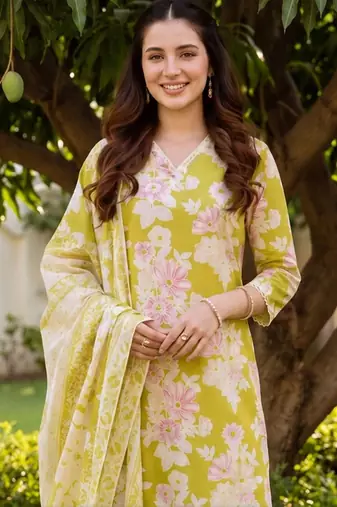 women floral printed regular cotton kurta with palazzos & with dupatta