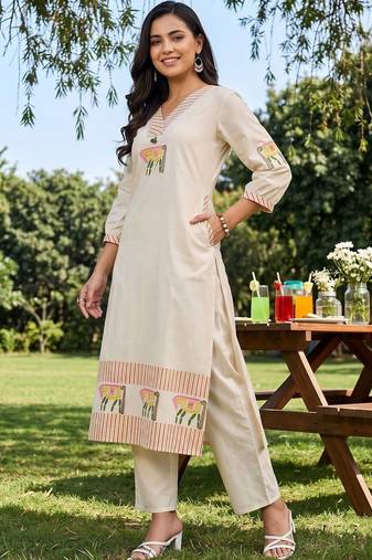 women ethnic motifs printed regular cotton kurta with trousers
