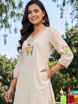 women ethnic motifs printed regular cotton kurta with trousers 2