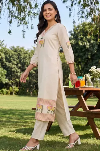 women ethnic motifs printed regular cotton kurta with trousers