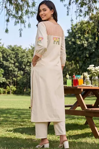 women ethnic motifs printed regular cotton kurta with trousers