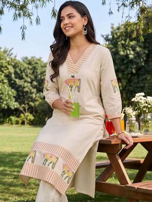 women ethnic motifs printed regular cotton kurta with trousers 5