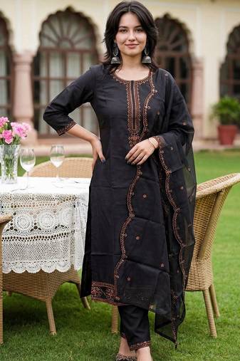 women ethnic motifs embroidered regular thread work kurta with trousers & with dupatta