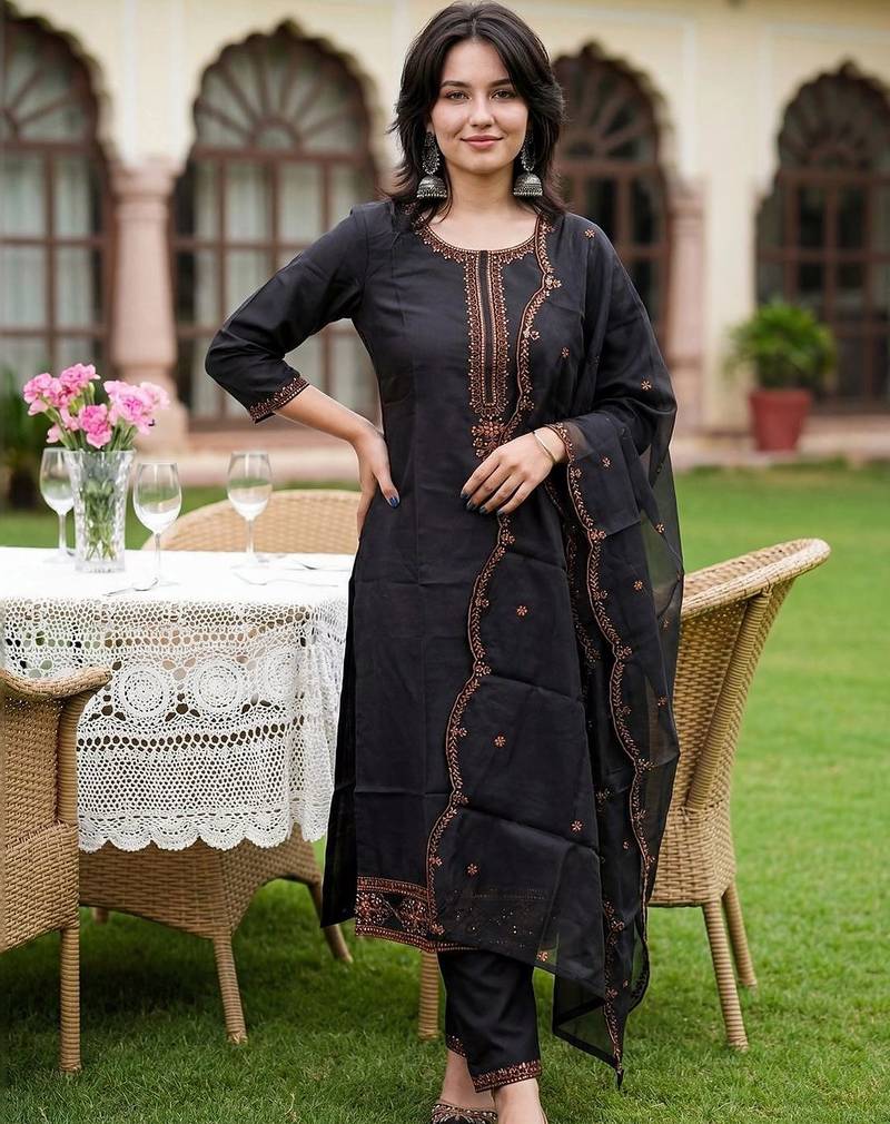 women ethnic motifs embroidered regular thread work kurta with trousers & with dupatta