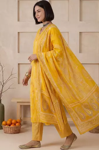 women ethnic motifs printed regular thread work chanderi silk kurta with trousers & with dupatta