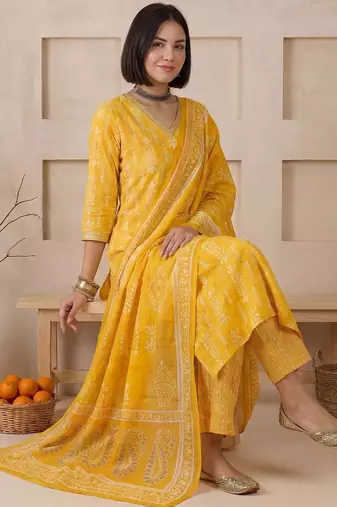 women ethnic motifs printed regular thread work chanderi silk kurta with trousers & with dupatta