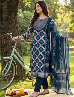 women printed regular cotton kurta with trousers & with dupatta 3