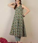 women floral printed regular cotton kurta with trousers