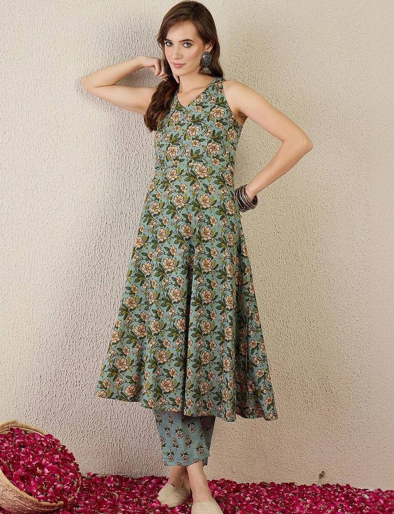 women floral printed regular cotton kurta with trousers