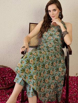 women floral printed regular cotton kurta with trousers 3