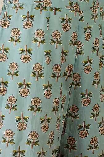 women floral printed regular cotton kurta with trousers