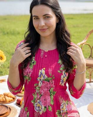 women floral printed regular cotton kurta with trousers 2