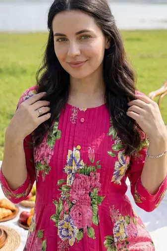 women floral printed regular cotton kurta with trousers