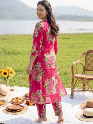 women floral printed regular cotton kurta with trousers 7