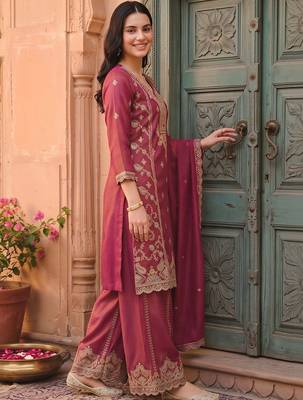 women ethnic motifs embroidered regular thread work kurta with patiala & with dupatta 3