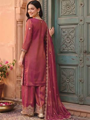 women ethnic motifs embroidered regular thread work kurta with patiala & with dupatta 4