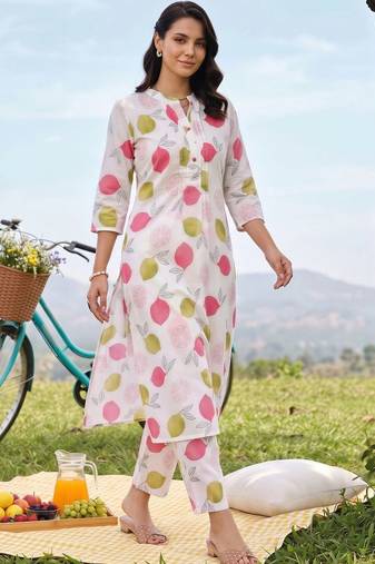 women ethnic motifs printed regular cotton kurta with trousers