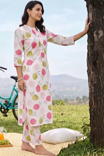 women ethnic motifs printed regular cotton kurta with trousers