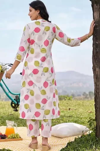 women ethnic motifs printed regular cotton kurta with trousers