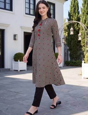 women printed regular cotton kurta with trousers 1