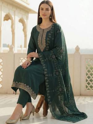 women ethnic motifs embroidered regular thread work kurta with trousers & with dupatta 4