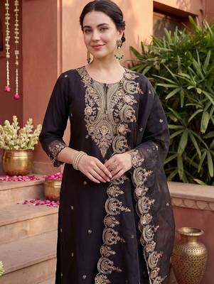 women ethnic motifs embroidered regular liva kurta with trousers & with dupatta 2