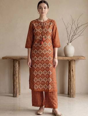 women ethnic motifs printed regular cotton kurta with palazzos 1