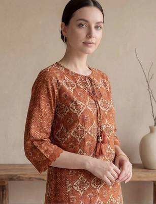 women ethnic motifs printed regular cotton kurta with palazzos 6