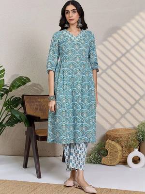 women ethnic motifs printed regular cotton kurta with trousers & with dupatta 2