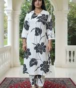 women floral printed regular kurta with trousers