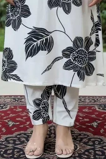 women floral printed regular kurta with trousers