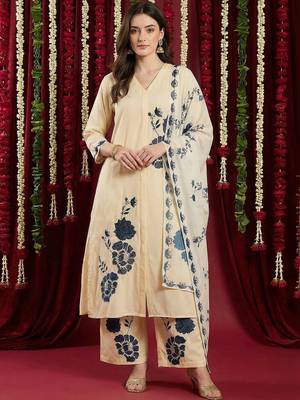 women floral printed regular kurta with palazzos & with dupatta 1