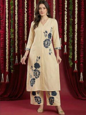 women floral printed regular kurta with palazzos & with dupatta 2