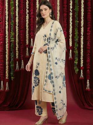 women floral printed regular kurta with palazzos & with dupatta 3