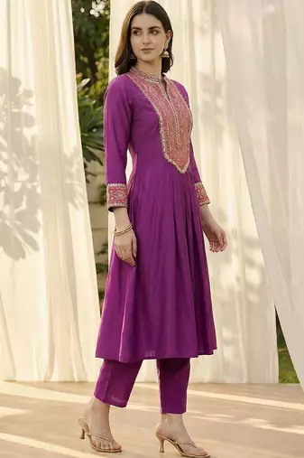 women ethnic motifs embroidered regular thread work kurta with trousers