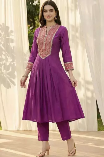 women ethnic motifs embroidered regular thread work kurta with trousers