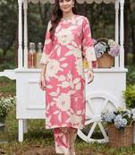 women floral printed regular kurta with trousers